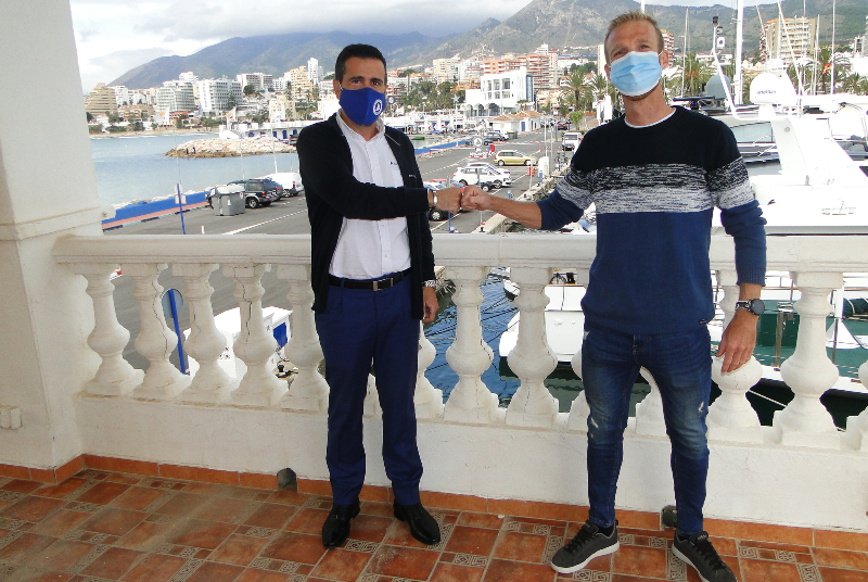 El Puerto Deportivo renueva su patrocinio al campeón de Andalucía senior de ultra trail, Rubén Heemskerk