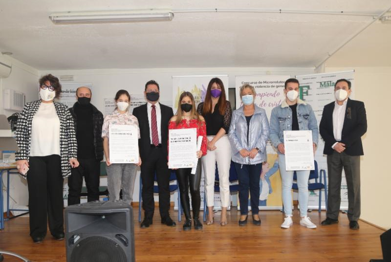EL IES AL-BAYTAR ACOGE LA ENTREGA DE PREMIOS DEL VI CONCURSO DE MICRORRELATOS ‘ROMPIENDO TECHOS DE CRISTAL’