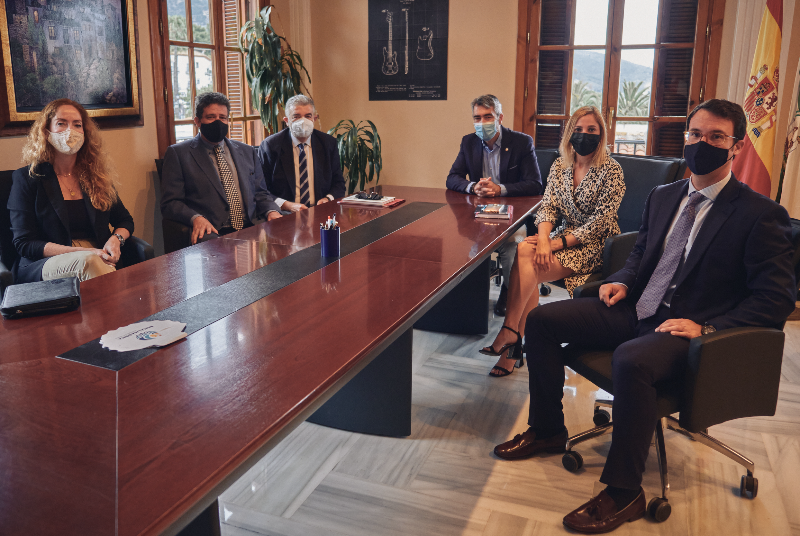 EL ALCALDE MANTIENE UN ENCUENTRO CON REPRESENTANTES DE LA DELEGACIÓN DE TORREMOLINOS DEL COLEGIO DE ABOGADOS DE MÁLAGA