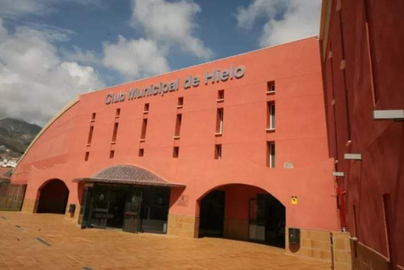 EL AYUNTAMIENTO SACA UN NUEVO PLIEGO PARA LA ADJUDICACIÓN DE LA GESTIÓN DEL CLUB DE HIELO