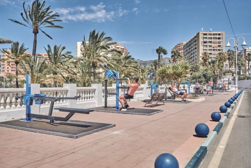 FINALIZA LA PRUEBA PILOTO PARA LA INSTALACIÓN DE UN GIMNASIO AL AIRE LIBRE EN EL PUERTO DEPORTIVO