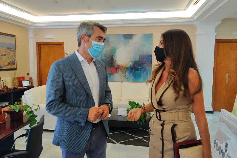 EL ALCALDE PRESENTA A LA DELEGADA TERRITORIAL DE TURISMO EL PLAN DE SOSTENIBILIDAD TURÍSTICA DE BENALMÁDENA