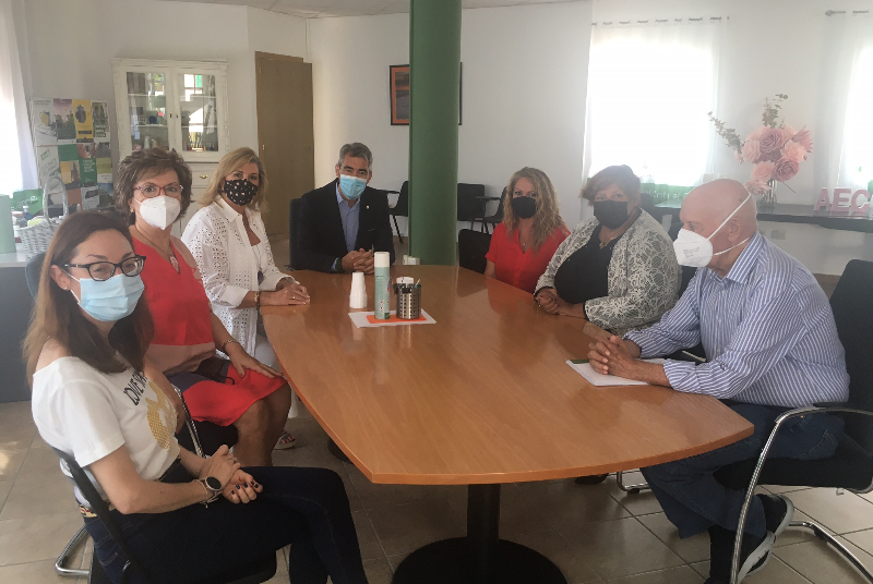 EL AYUNTAMIENTO APOYA LA LABOR DE LA AECC CON UNA SUBVENCIÓN DE 15.000 EUROS