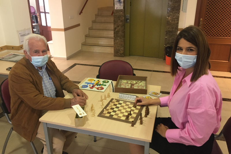EL AYUNTAMIENTO ADQUIERE NUEVOS JUEGOS DE MESA PARA LOS USUARIOS DE LOS CENTROS SOCIALES Y DE PARTICIPACIÓN ACTIVA DE MAYORES