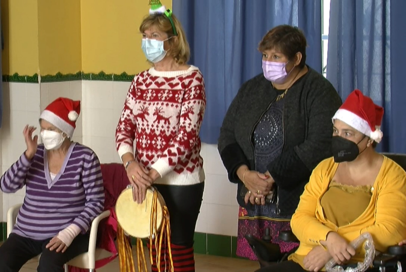 LOS CONCEJALES JAVIER MARÍN, IRENE DÍAZ Y ALICIA LADDAGA ASISTEN AL FIN DE TEMPORADA DEL PROGRAMA DE BAILE ADAPTADO