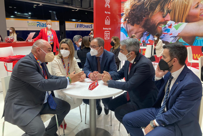 EL ALCALDE MANTIENE DIVERSOS ENCUENTROS PROFESIONALES EN FITUR PARA IMPULSAR PROYECTOS DE INTERÉS TURÍSTICO
