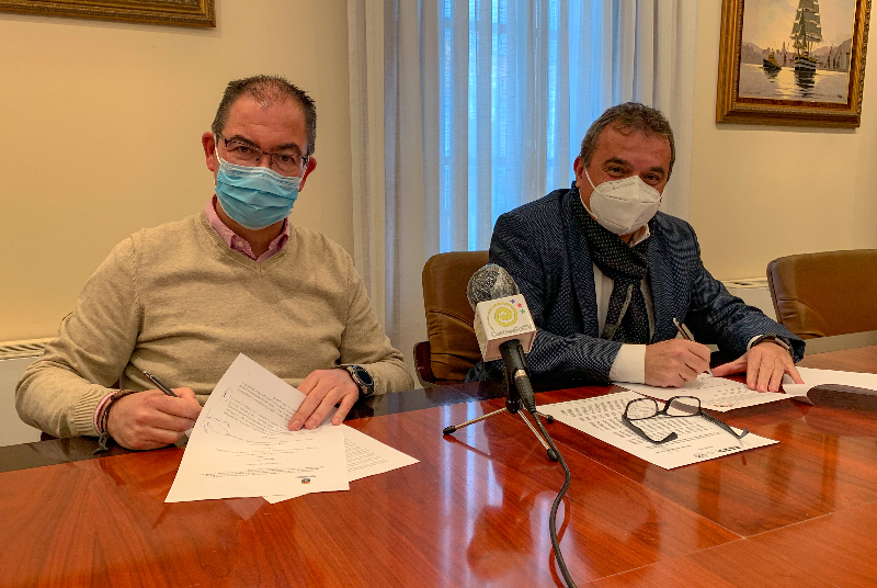 ACCAB Y EL AYUNTAMIENTO FIRMAN UN CONVENIO PARA LA PROMOCIÓN DEL CCA DE BENALMÁDENA