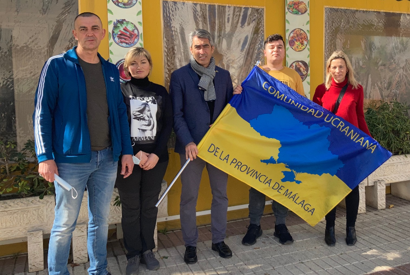 EL ALCALDE MANTIENE UN ENCUENTRO CON RESIDENTES UCRANIANOS PARA MANIFESTAR LA SOLIDARIDAD Y COLABORACIÓN DEL AYUNTAMIENTO