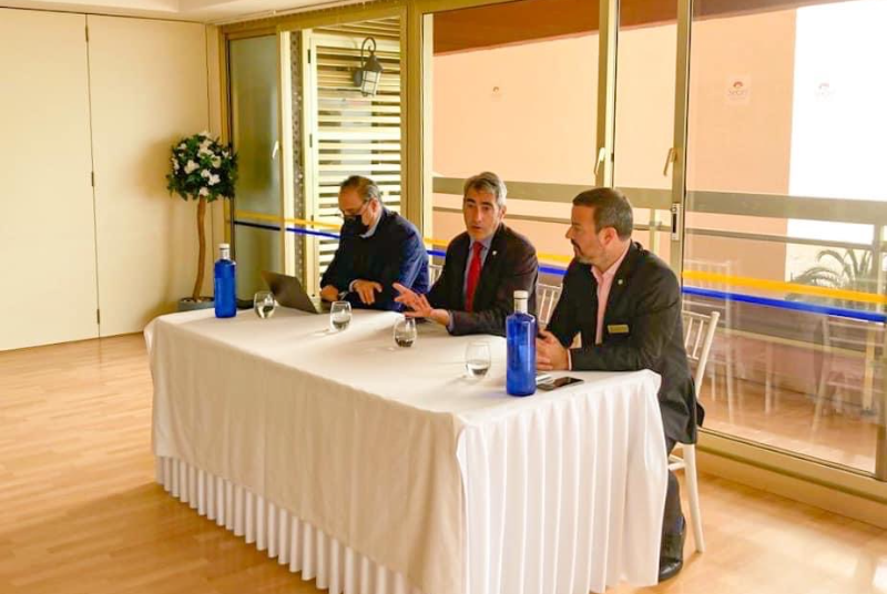 EL ALCALDE PRESIDE UNA NUEVA REUNIÓN DE LA MESA DEL TURISMO DE CARA A LA PLANIFICACIÓN DE LA NUEVA TEMPORADA
