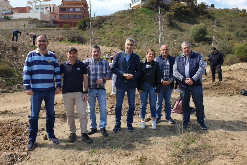 ESCOLARES DE BENALMÁDENA REALIZAN UNA PLANTACIÓN DE ÁRBOLES EN EL PARQUE ALBAYTAR