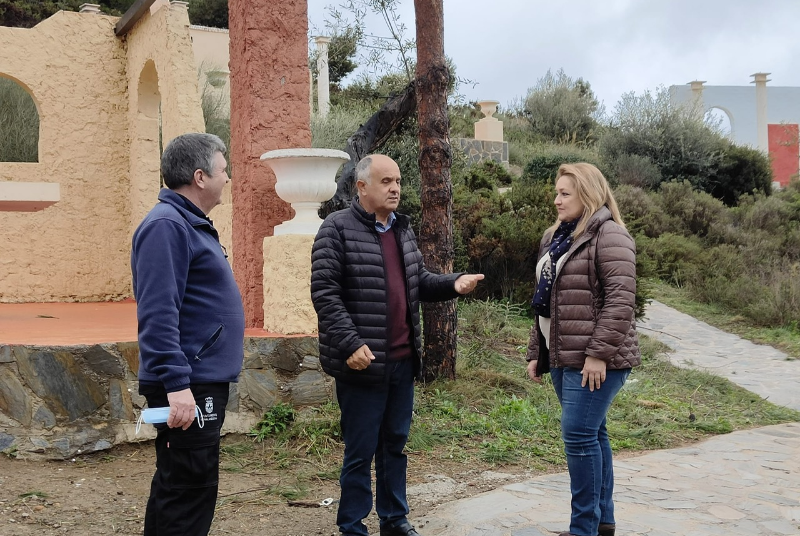 SERVICIOS OPERATIVOS ACOMETEN TRABAJOS DE MEJORA EN EL PARQUE RÚSTICO RETAMAR DE CARA A LA PRÓXIMA REPRESENTACIÓN DE EL PASO