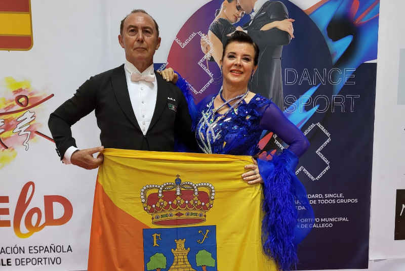 LOS BENALMADENSES ÁNGELA MARÍA SORIA GARCÍA-ESCRIBANO Y RAFAEL GARCÍA SABÁN SUBEN AL PODIO EN EL TROFEO NACIONAL DE BAILE DEPORTIVO