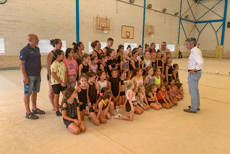 EL ALCALDE VÍCTOR NAVAS Y EL CONCEJAL DE DEPORTES VISITAN LOS CAMPAMENTOS DE VERANO DEL POLIDEPORTIVO RAMÓN RICO