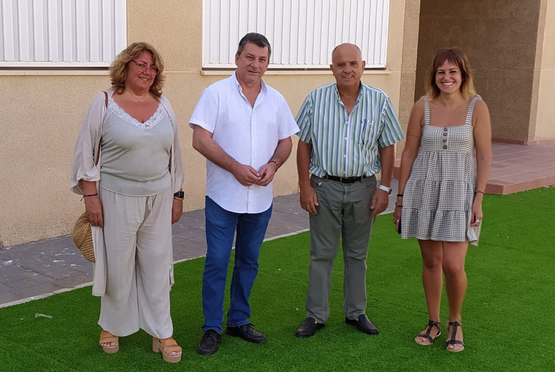 SERVICIOS OPERATIVOS ACOMETEN TRABAJOS DE MEJORA EN EL COLEGIO MARIANA PINEDA
