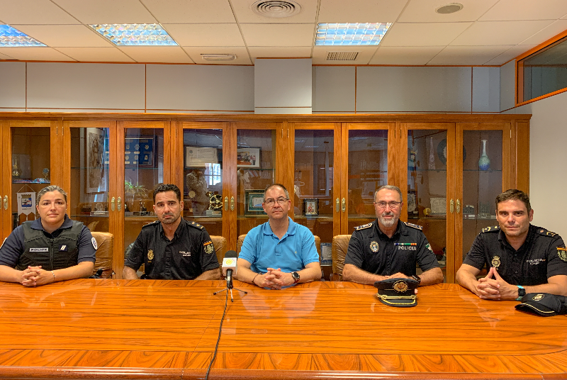 UNA AGENTE DE LA POLICÍA NACIONAL FRANCESA COLABORARÁ CON POLICÍA LOCAL Y NACIONAL ESTE VERANO EN EL MARCO DEL PROGRAMA ‘COMISARÍAS EUROPEAS’