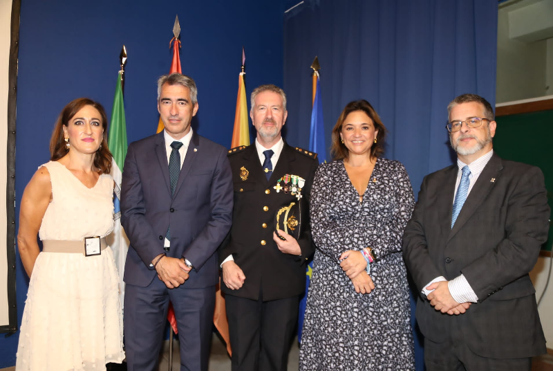 EL ALCALDE PARTICIPA EN LA CELEBRACIÓN DEL PATRÓN DE LA POLICÍA NACIONAL EN EL HOTEL ALAY 