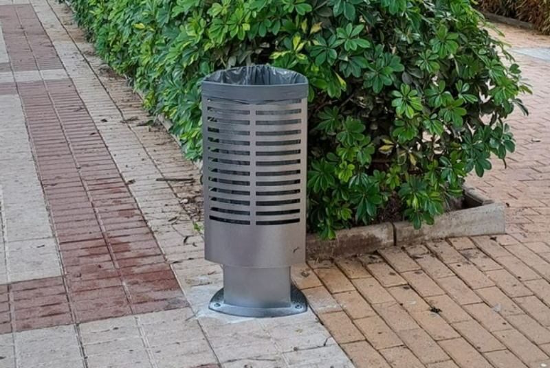 SERVICIOS OPERATIVOS CONTINÚAN CON LA RENOVACIÓN DEL MOBILIARIO URBANO