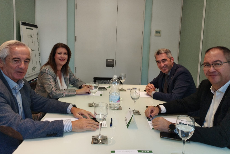 EL ALCALDE Y EL CONCEJAL DE MOVILIDAD MANTIENEN UNA REUNIÓN CON LA DELEGADA DE FOMENTO PARA AVANZAR EN EL USO GRATUITO DE LOS AUTOBUSES DEL CONSORCIO DE TRANSPORTES