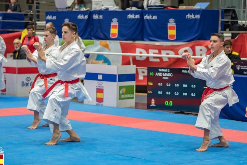 TRES DEPORTISTAS BENALMADENSES LOGRAN MEDALLAS EN EL CAMPEONATO DE ESPAÑA DE KÁRATE CADETE JUNIOR Y SUB21