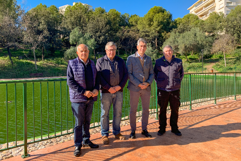 EL AYUNTAMIENTO ACOMETE LABORES DE LIMPIEZA Y EMBELLECIMIENTO EN EL ENTORNO DE LOS LAGOS DE BELLAVISTA