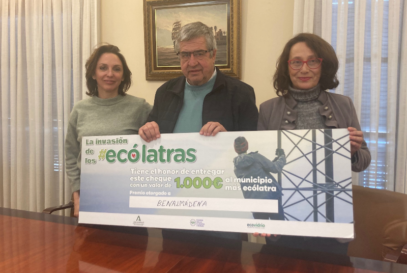 BENALMÁDENA PONDRÁ EN MARCHA UN TALLER MEDIOAMBIENTAL CON EL CHEQUE DONADO POR ECOVIDRIO POR EL RECICLAJE DE VIDRIO