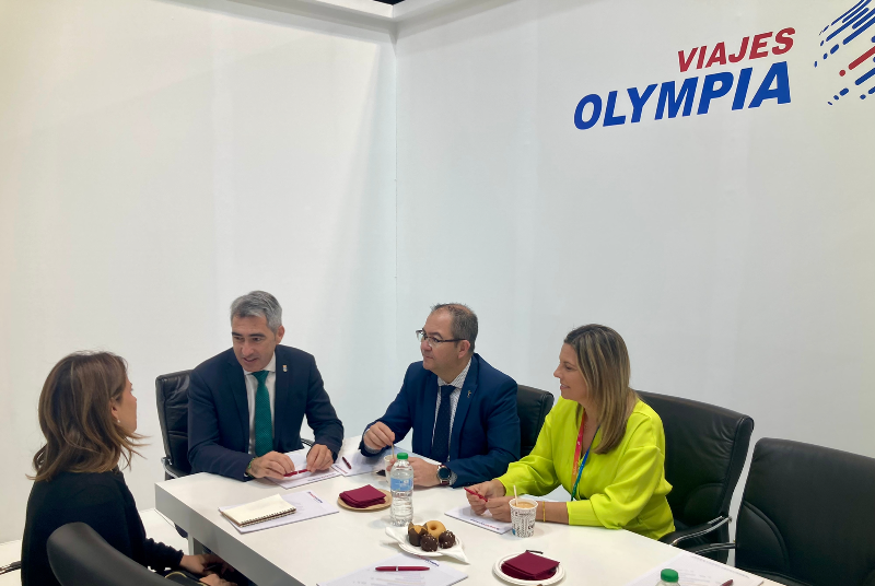 EL ALCALDE VÍCTOR NAVAS ESTABLECE NUEVAS LÍNEAS DE COLABORACIÓN CON DIVERSOS GRUPOS TURÍSTICOS RADICADOS EN BENALMÁDENA