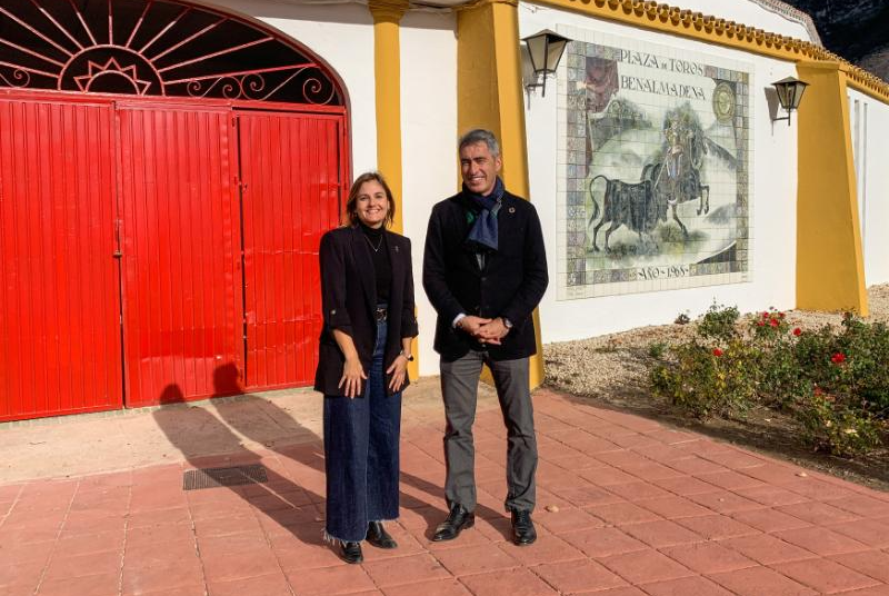 FINALIZAN LOS TRABAJOS DE ADECENTAMIENTO Y PINTURA EN LA PLAZA DE TOROS DE BENALMÁDENA PUEBLO