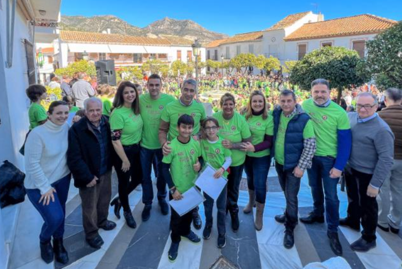 ALUMNOS, PADRES Y PROFESORES DEL COLEGIO JACARANDA ABARROTAN LA PLAZA DE ESPAÑA CON MOTIVO DE LA XXXII MARCHA POR LA PAZ