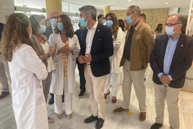 EL ALCALDE VÍCTOR NAVAS VUELVE A RECLAMAR LA PEDIATRIA EN URGENCIAS DEL HAR DE BENALMÁDENA CON MOTIVO DE LA VISITA DE LA CONSEJERA DE SALUD