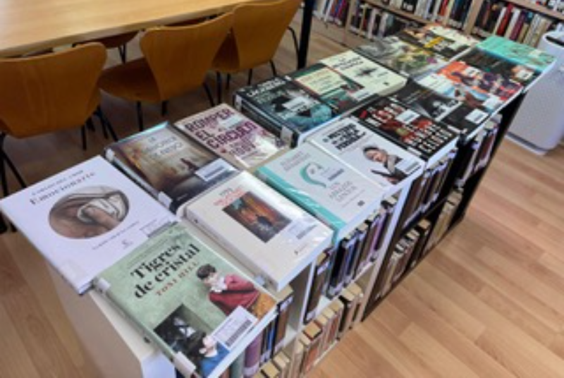 MÁS DE 950 NUEVOS EJEMPLARES EN DIVERSOS FORMATOS Y PARA TODOS LOS PÚBLICOS ENRIQUECEN LAS BIBLIOTECAS DE BENALMÁDENA ESTE VERANO