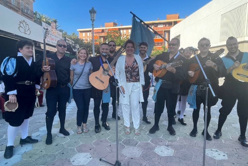 LA PLAZA DE LA MEZQUITA ACOGE EL VIII 'FESTIVAL TROPICAL COSTA DEL SOL', QUE REÚNE EN BENALMÁDENA A UNOS 400 NORUEGOS EN SU VIAJE FINAL DE CURSO