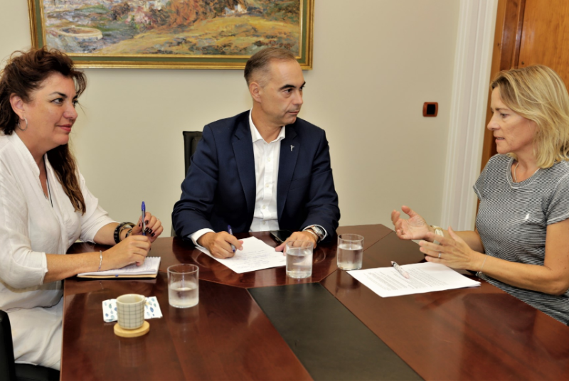 EL ALCALDE, JUAN ANTONIO LARA, MANTIENE UNA PRIMERA TOMA DE CONTACTO CON TURISMO Y PLANIFICACION TURISTICA COSTA DEL SOL DE LA DIPUTACION PROVINCIAL.