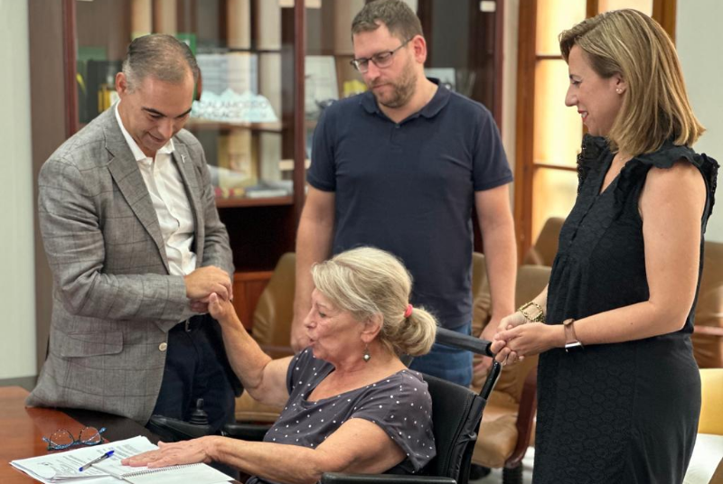 EL ALCALDE, JUAN ANTONIO LARA, MANTIENE REUNION CON AFESOL, LA ASOCIACION DE FAMILIARES Y PERSONAS CON ENFERMEDAD MENTAL DE LA COSTA DEL SOL