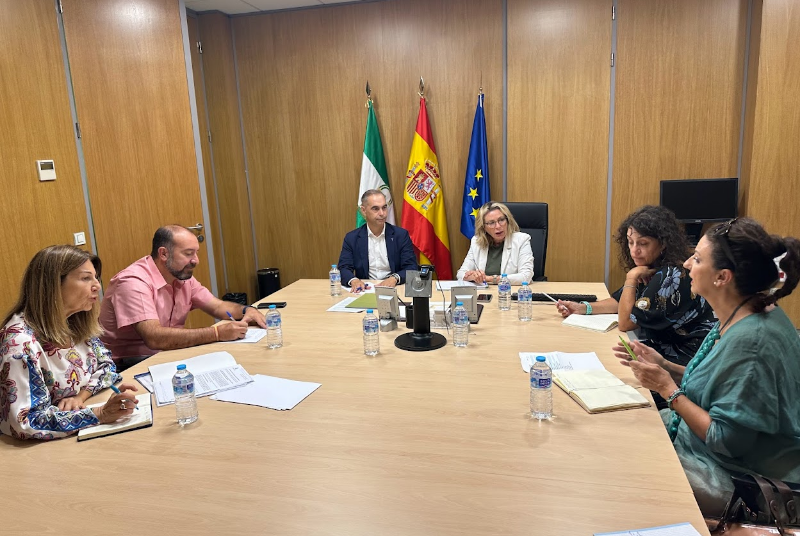 AYUNTAMIENTO, ACEB Y JUNTA ALCANZAN UN ACUERDO HISTORICO PARA SOLUCIONAR DE FORMA CONJUNTA LA PROBLEMATICA DE LA VENTA ILEGAL EN BENALMADENA