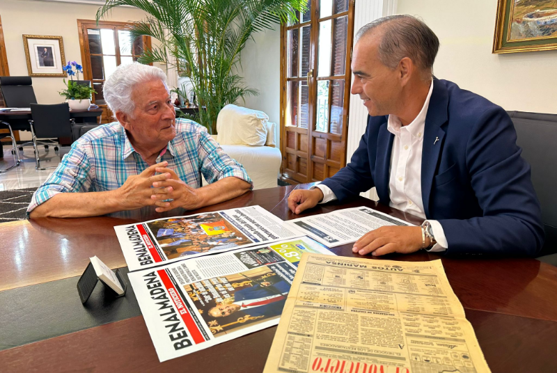 EN EL TRIGESIMO ANIVERSARIO DE 'EL NOTICIERO' EL ALCALDE DE BENALMADENA RECONOCE LA TRAYECTORIA DEL PERIODISTA MANUEL JIMENEZ, QUE CONTARA CON UN LUGAR EMBLEMATICO DE LA CIUDAD