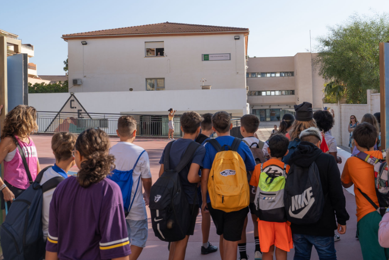 El alcalde da la bienvenida al nuevo escolar con los centros educativos preparados para atender a más de 5.600 alumnos en Benalmádena