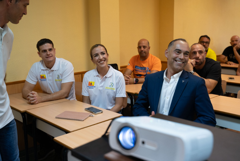 El alcalde de Benamádena muestra su compromiso con el incremento y mejora de las instalaciones deportivas en esta legislatura 