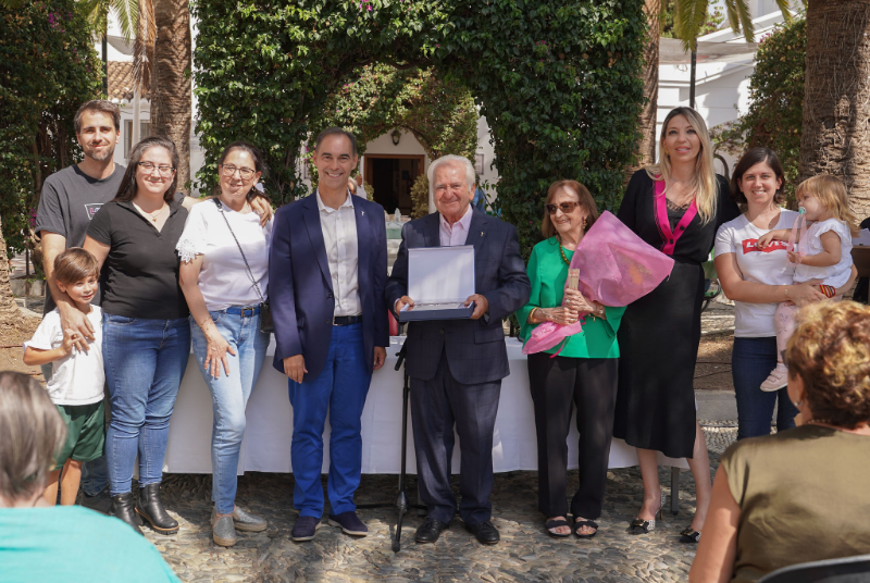 El alcalde de Benalmádena preside los actos por la Semana de Mayores celebrados en el centro Silvestre González 