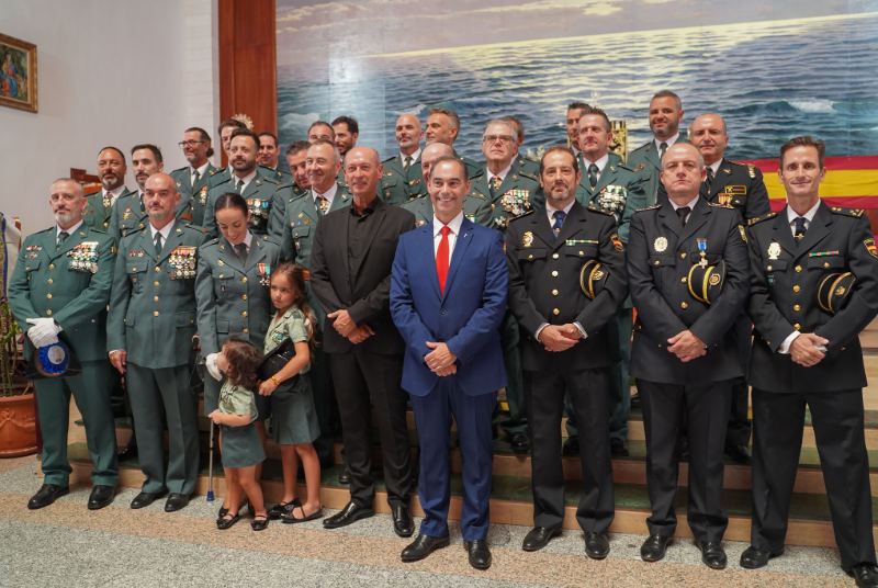 El alcalde de Benalmádena preside la tradicional Santa Misa en honor a la Patrona de la Guardia Civil, la Virgen del Pilar