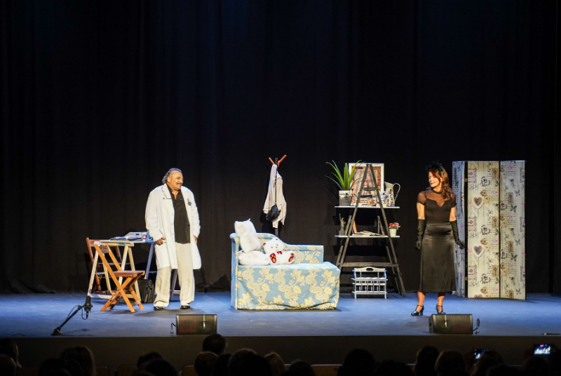 Lleno en la Casa de la Cultura con la obra ‘De pronóstico reservado’, a beneficio de ABAD