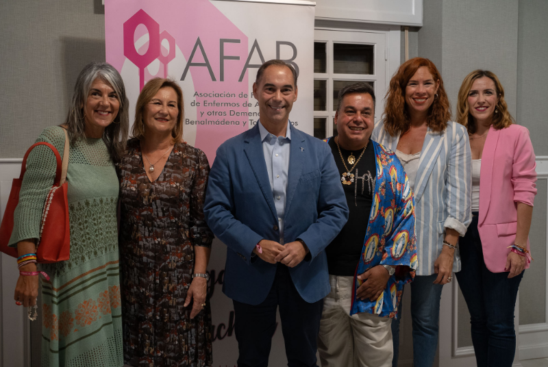 El alcalde de Benalmádena asiste a la emisión del documental ‘Tengo Alzheimer, pero sigo siendo yo’, impulsado por AFAB y CEAFA