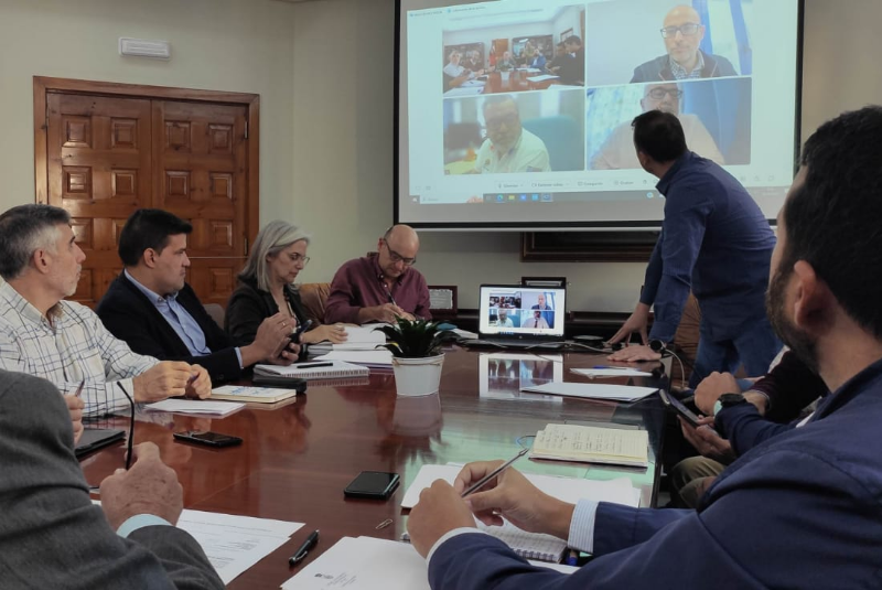 La Mesa de la Sequía establece nuevas líneas de trabajo para hacer frente al decreto de sequía extrema y el alcalde actualiza el bando de restricciones