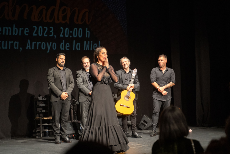 ‘La Lupi’ clausura la XI Semana Flamenca con un espectáculo sin precedentes y todo el público en pie en la Casa de la Cultura de Benalmádena