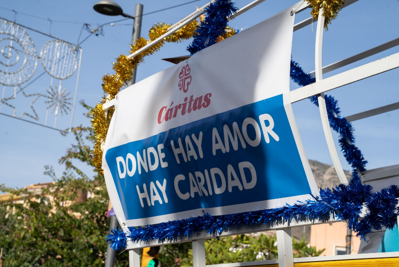 Benalmádena recoge más de 400 kilos de alimentos no perecederos en la IX Carreta Solidaria en Arroyo de la Miel 