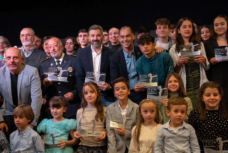 Lleno total en la XXXV Gala del Deporte, presidida por el alcalde, para rendir homenaje a los grandes deportistas y clubes de Benalmádena