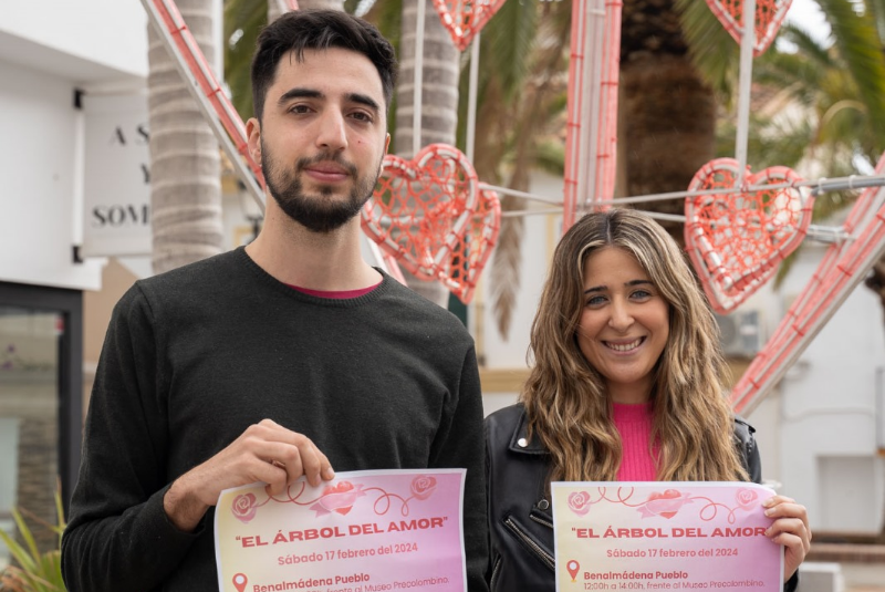 Juventud presenta ‘El Árbol del Amor’, una iniciativa para expresar sentimientos con un banco especial para tomarse fotografías