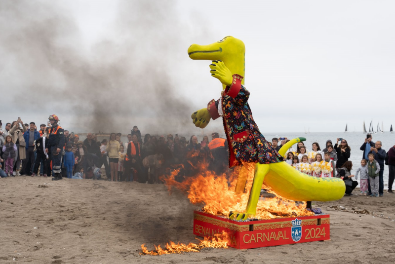 El Entierro de la Lagartija pone el broche de oro a una semana intensa de Carnaval en Benalmádena