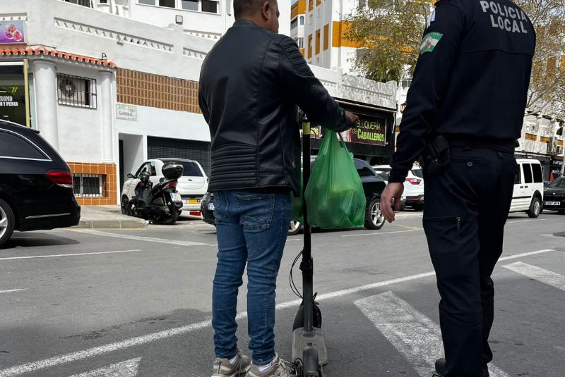 Los controles de Policía Local a los vehículos de movilidad personal  (MVP) se saldan con más de 25 sanciones por circular por aceras o de manera negligente