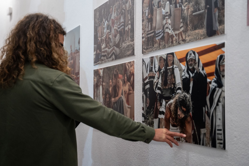 El alcalde preside la inauguración de La II Exposición Fotográfica de El Paso de Benalmádena