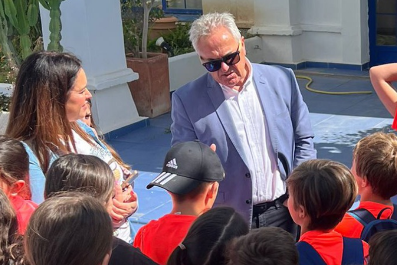 Alumnos del Jacaranda visitan el Puerto y reciben el Premio Christma